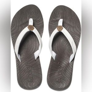 Reef Zen Love White Flip Flop